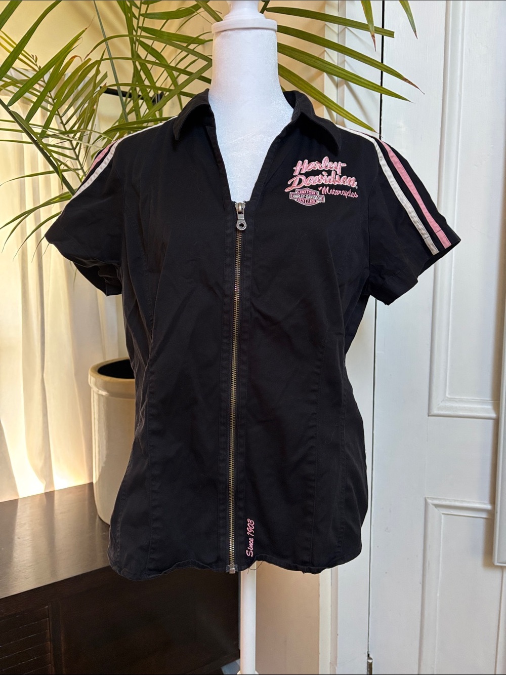 Harley-Davidson Black Jacket with Gold Zipper and Pink Embroidery